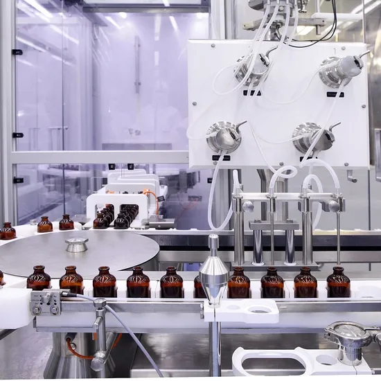 12.Wholesale High Content Veterinary Antibiotic Chemical Amoxicillin Injection 15% 20% Treating Bacterial Diseases Veterinary Pharmaceutical for Chicken Poultry